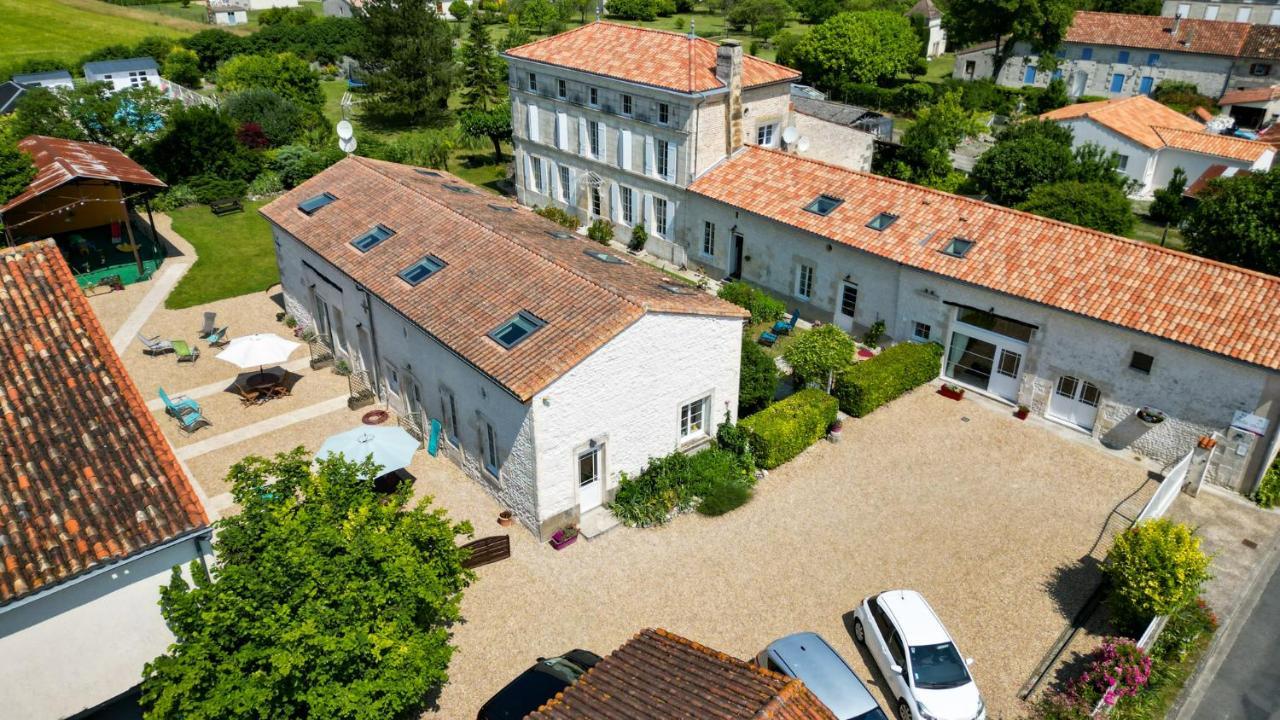 Les Gites Du Vigneron Et Cd'H Saint-Seurin-de-Palenne Екстер'єр фото