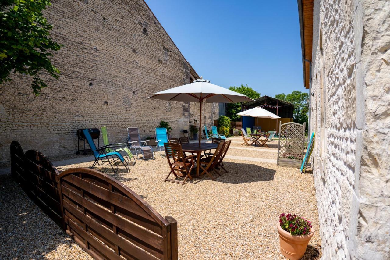 Les Gites Du Vigneron Et Cd'H Saint-Seurin-de-Palenne Екстер'єр фото