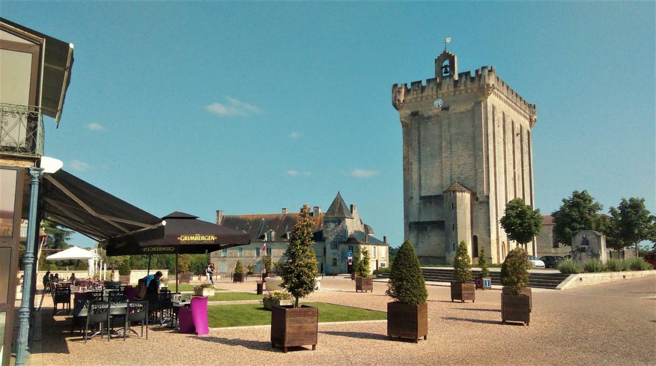 Les Gites Du Vigneron Et Cd'H Saint-Seurin-de-Palenne Екстер'єр фото