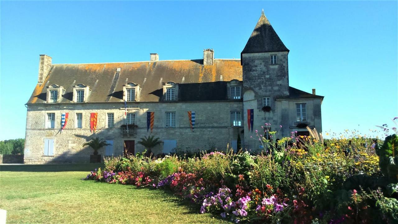 Les Gites Du Vigneron Et Cd'H Saint-Seurin-de-Palenne Екстер'єр фото