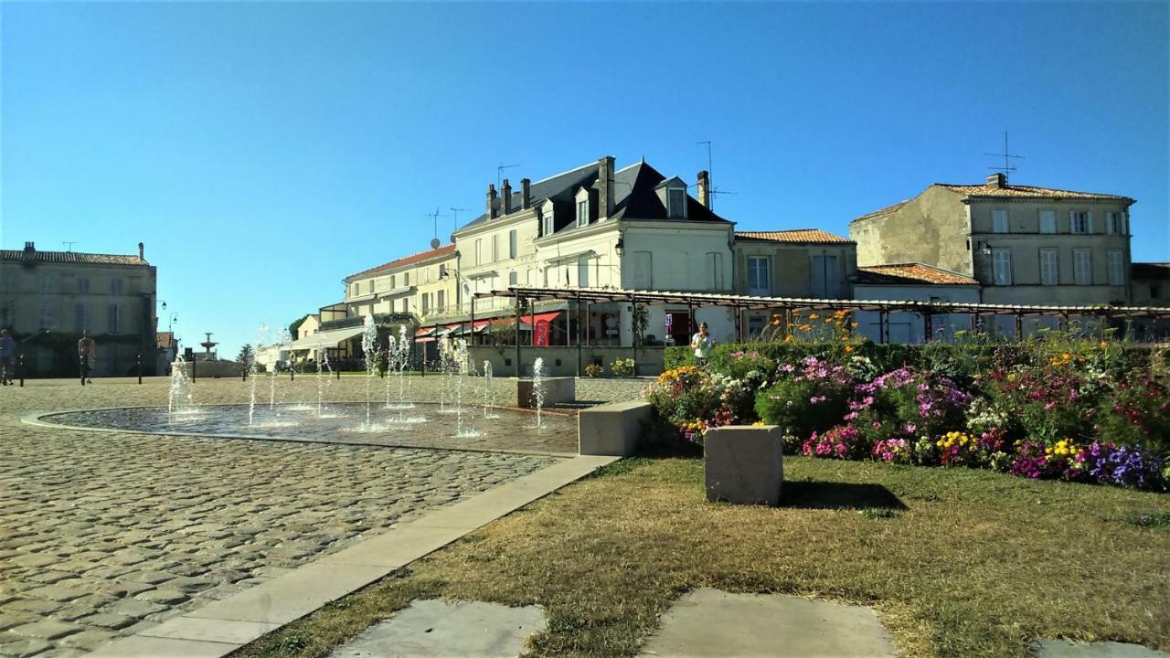 Les Gites Du Vigneron Et Cd'H Saint-Seurin-de-Palenne Екстер'єр фото