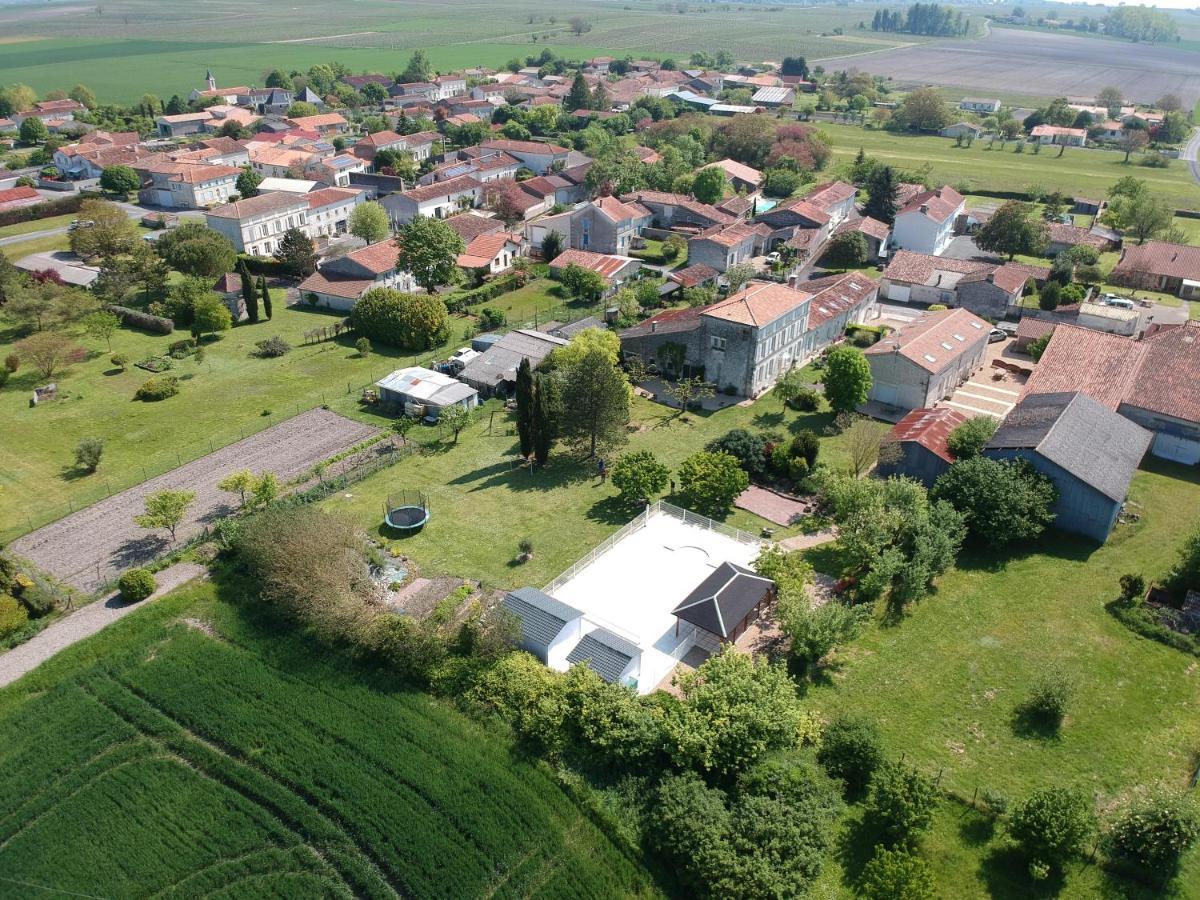 Les Gites Du Vigneron Et Cd'H Saint-Seurin-de-Palenne Екстер'єр фото
